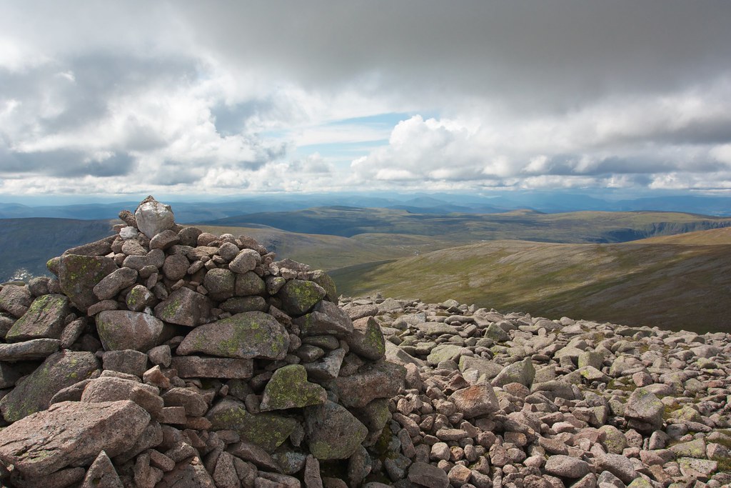West from Cairn Toul's cairn
