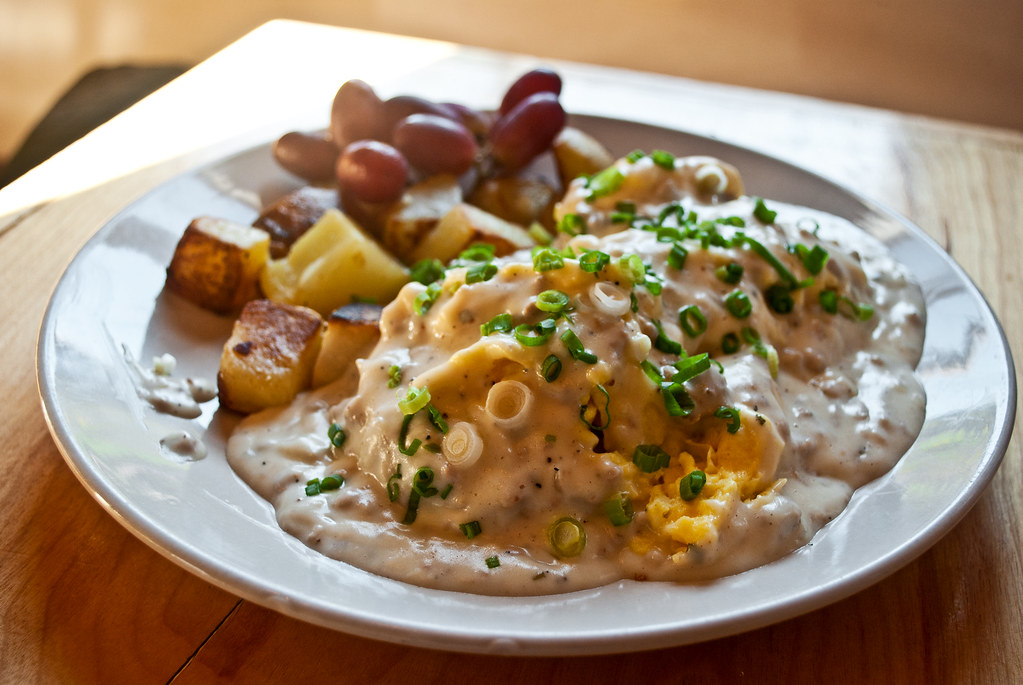 Luckys Biscuit Sausage Gravy
