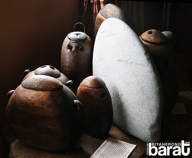 Cordillera Sculpture Museum streamlined jars