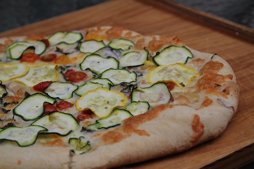 Garden veggie pizza
