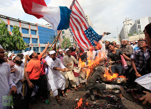 bangladeshi-muslims-french-shout