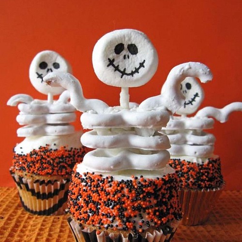 Halloween cupcake idea @buttercreambaroness.com