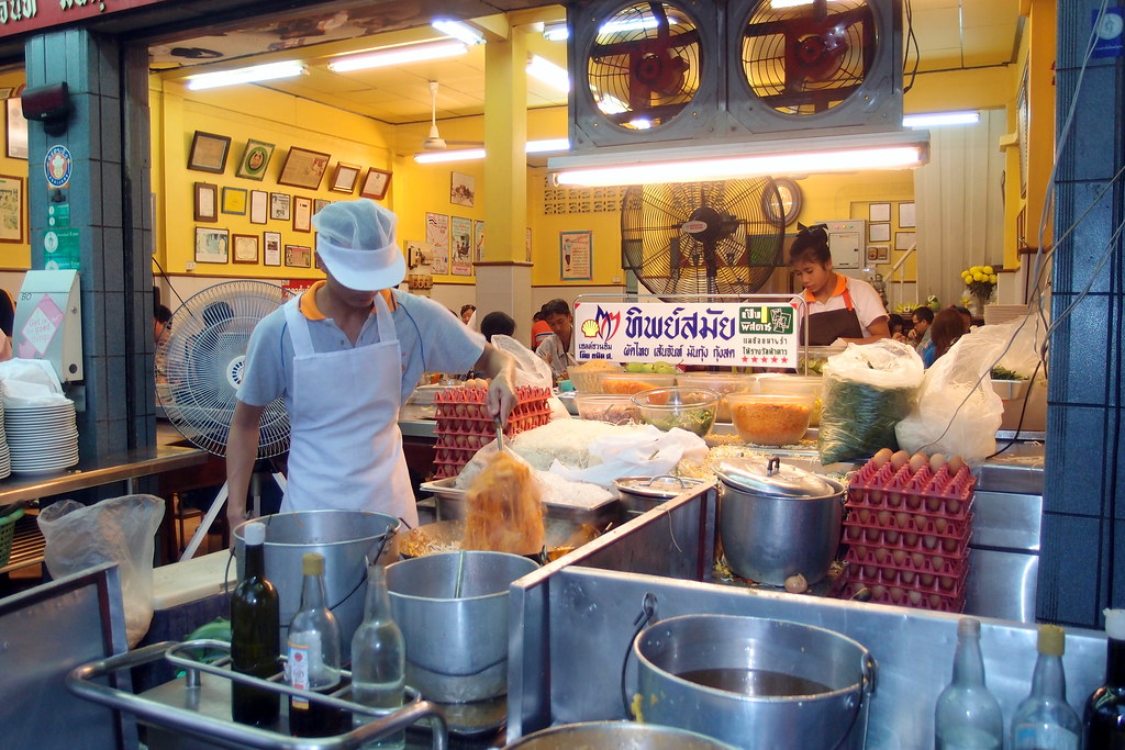 Must Try Bangkok Food: Chief Cooking Pad Thai