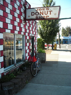 The traditional bicycle+donut shop photo