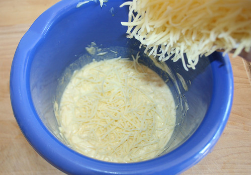 24 - Emmentaler unterheben / Add Emmenthal cheese