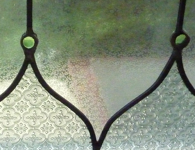 P1120779-2012-10-09-Inman-Park-Foyer-Stained-Glass-Window-detail-1911-2