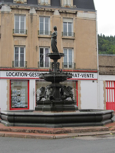 fontaine et monument raon l'etape 040