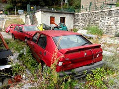 Abandoned & wrecked cars / vans