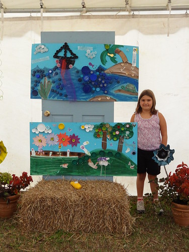 Kids recycled art fair 2012 (7)