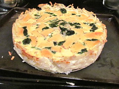 Spinach and gruyere quiche with a hashbrown crust