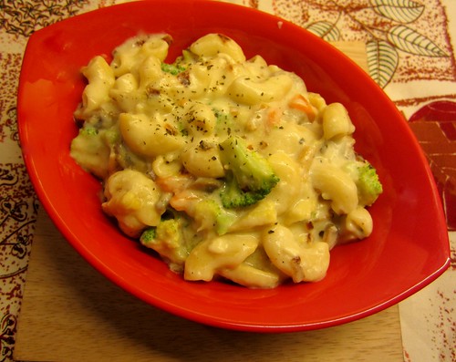 Pasta with Vegetables in White Sauce