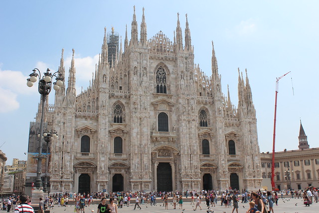 (the largest and most important example of Gothic arhitecture in Italy