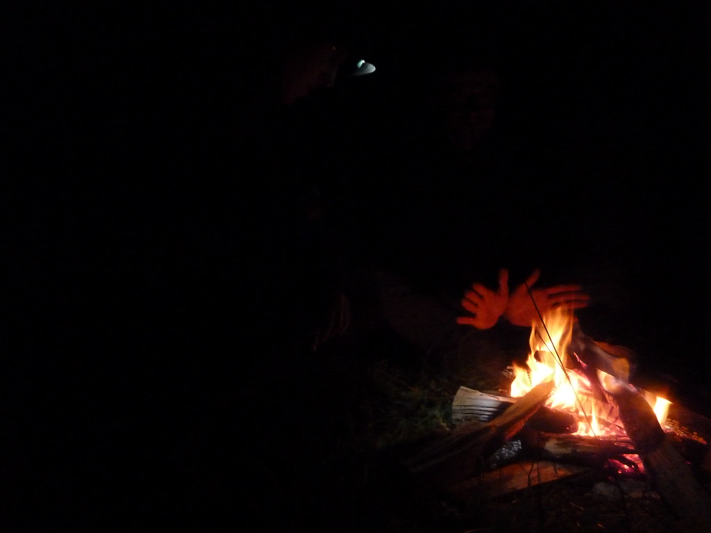 Foc de camp al campament de Sigulda (Letònia)