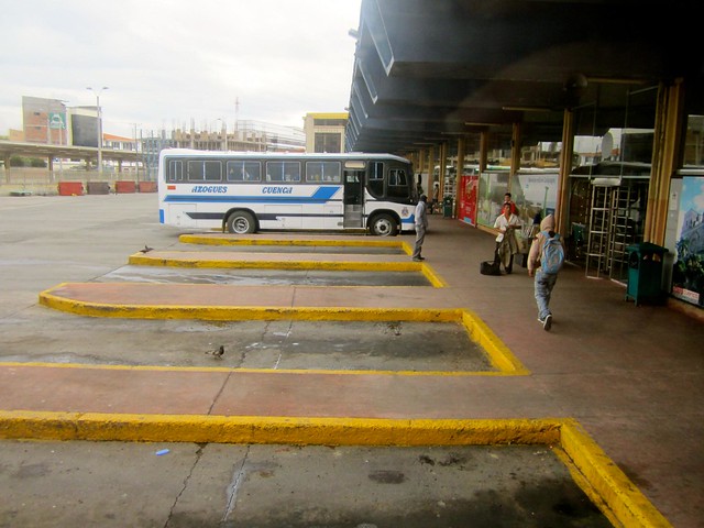 bus-station-in-ecuador