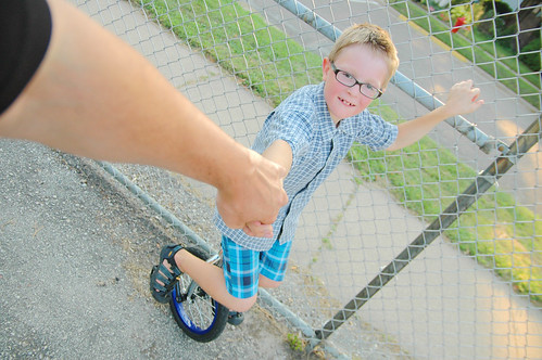 day 2979: first day of unicycle lessons! III.