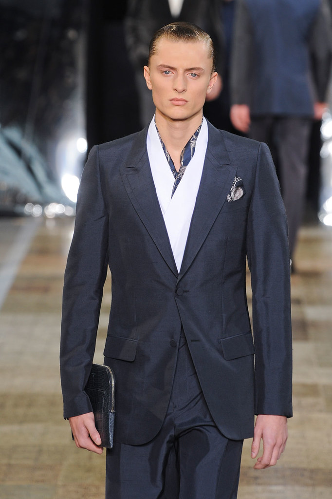 Max Rendell3031_4_FW12 Paris Louis Vuitton(Fashionising.com)