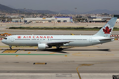 Air Canada B767-33A/ER C-GHPE BCN 10/08/2012