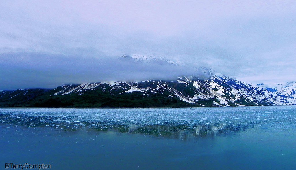 阿拉斯加的冰山與冰河。Berkeley T. Compton攝。