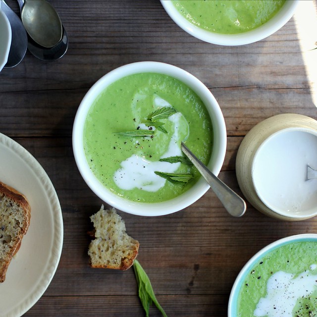 Chilled pea + avocado soup {vegan}