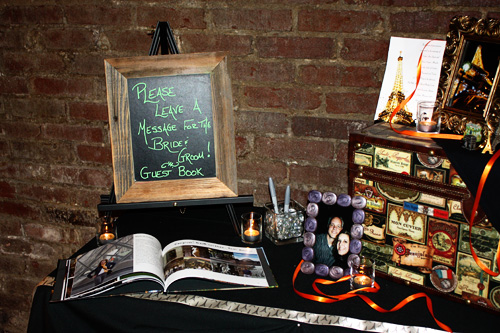 Guest-book-table