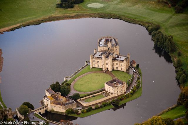 Helicopter Flying Lesson - Leeds Castle