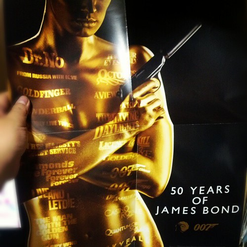 FOX JAPANさんから、007の50周年記念のボンドガールポスター(非売品)を頂きました(^^)/。　#007JP by achapy_kenji
