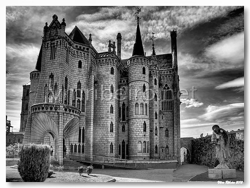 Palácio Episcopal de Gaudi by VRfoto