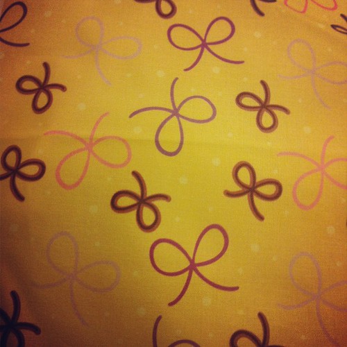 Bows on butter yellow from my @spoonflower fabric shop!
