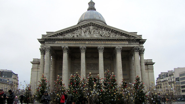 Panthéon and Christmas trees