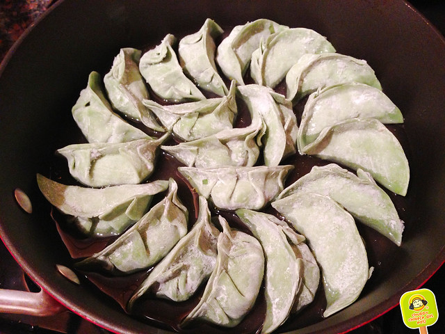 pork & chives dumpling recipe - cooking potstickers