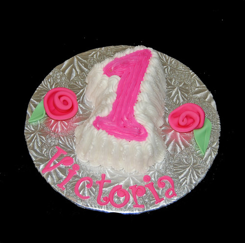 pink 1 shaped smash cake