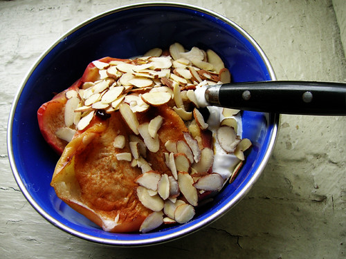 greek yogurt with roasted apples and sliced almonds