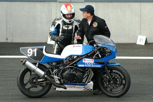 Dominique Bonvicini, futur vainqueur de l'épreuve (Suzuki-Martin GSX) by Cédric JANODET