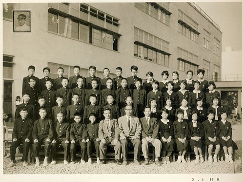 東中学卒業写真・３４HR全員　1962年 by Poran111
