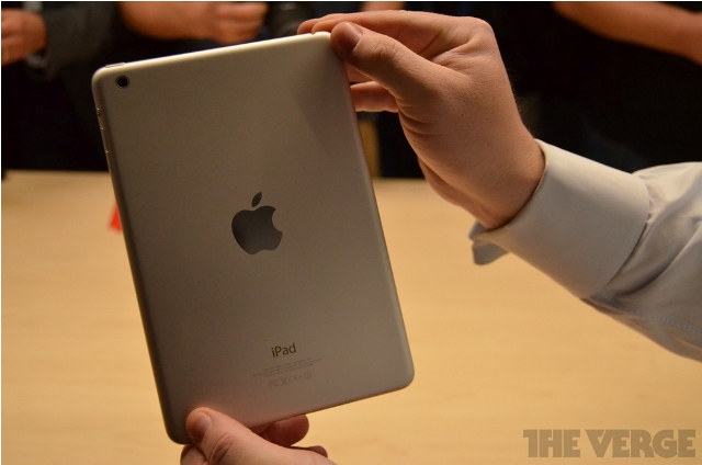iPad Mini nampak belakang