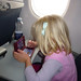 Freya spiller Nintende DS i flyveren