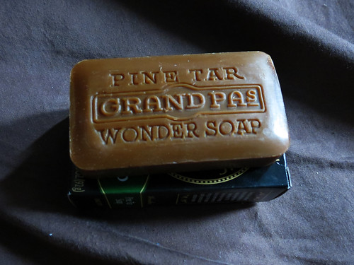 Grandpa's Wonder Pine Tar Soap 
(4)