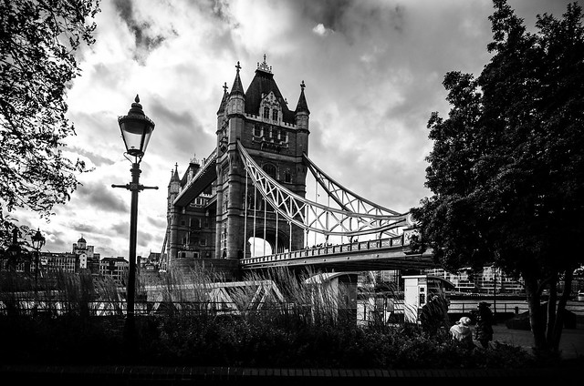 tower bridge london thames