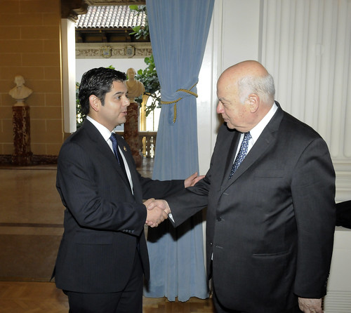 Secretario General de la OEA conversa con Congresista Raúl Ruiz