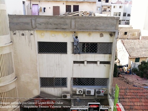 Trabajos sobre fachada en Dakar