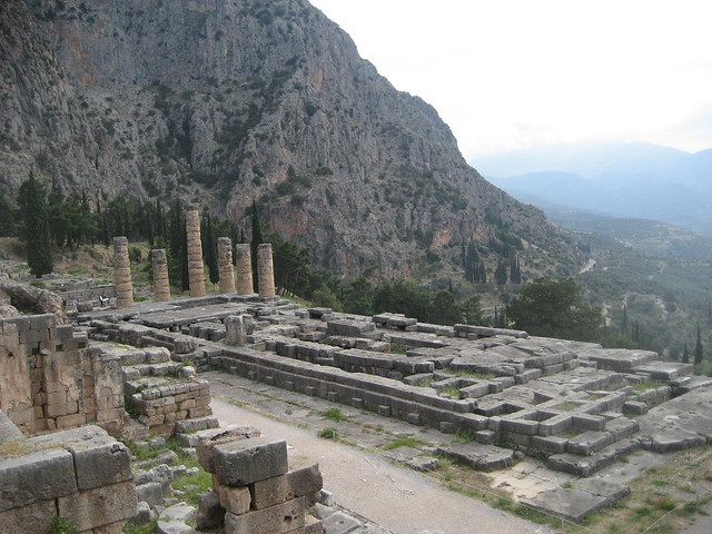 Delphi temple of Apollo 1