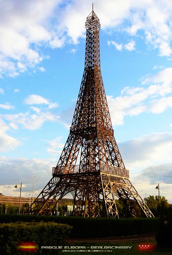 Torre Eiffel Parque Europa by Marcos_Rivas