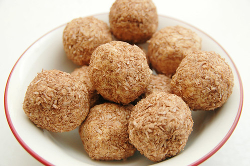 recipe: peanut butter power balls.