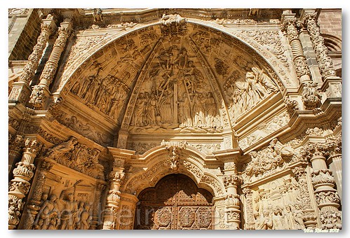 Detalhe do portal da catedral de Astorga by VRfoto