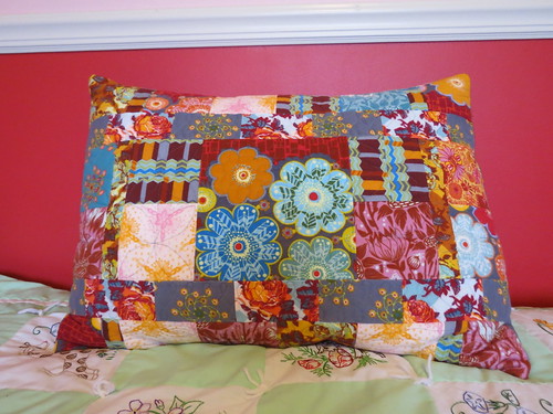 Loulouthi flannel pillow sham