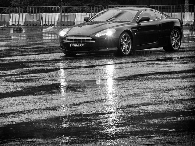 Aston Martin DB9 preparing for a few more laps