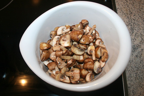 21 - Champignons entnehmen / Remove mushrooms