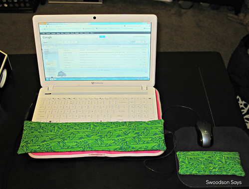 DIY keyboard wrist rest & DIY mouse pad wrist rest - Swoodson Says