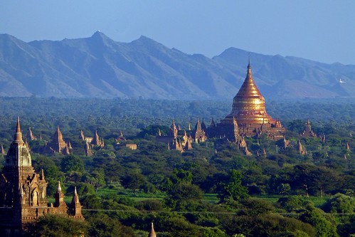 Stupas and Hills - Bagan by BlueVoter