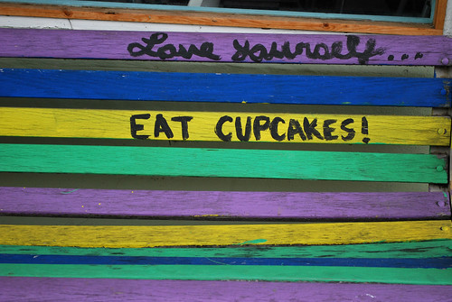 Eat cupcakes